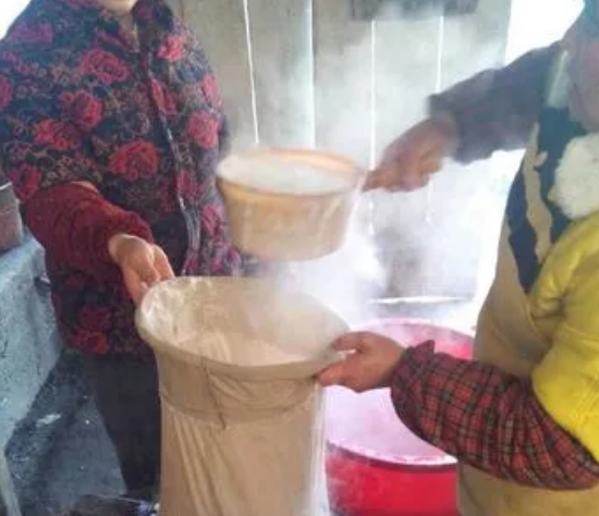 傳統(tǒng)手工做豆腐 傳統(tǒng)手工做豆腐