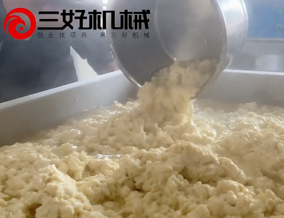 豆腐機(jī)制作豆腐壓制成型