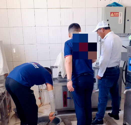 老鐵操作學(xué)習(xí)豆腐機(jī) 老鐵操作學(xué)習(xí)豆腐機(jī)