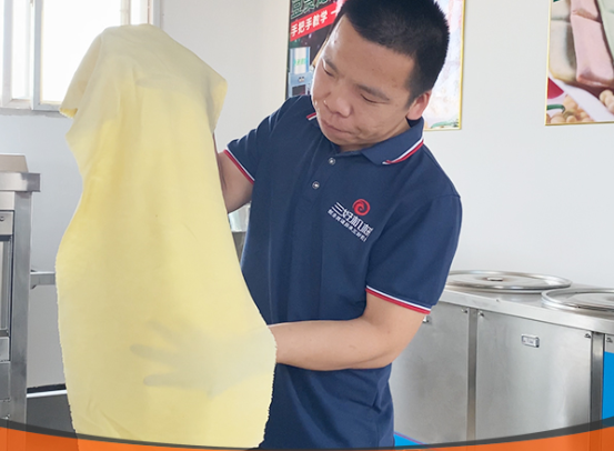 豆皮機(jī)怎么加工豆皮 豆皮機(jī)怎么加工豆皮