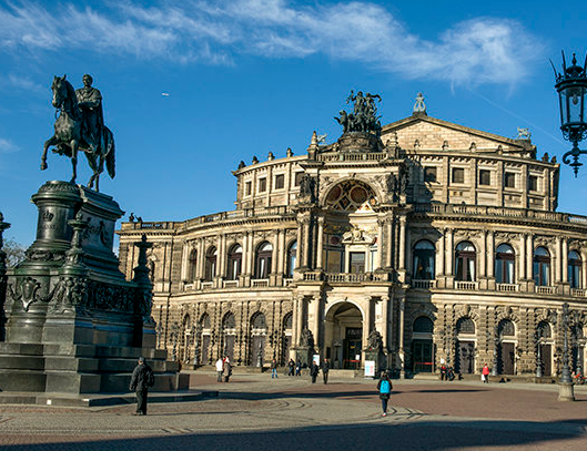 德國(guó)老鐵用豆貴妃豆皮機(jī)做豆皮 德國(guó)老鐵用豆貴妃豆皮機(jī)做豆皮
