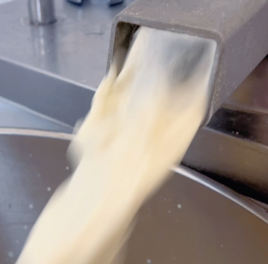 豆貴妃豆腐機(jī)磨漿效果 豆貴妃豆腐機(jī)磨漿效果